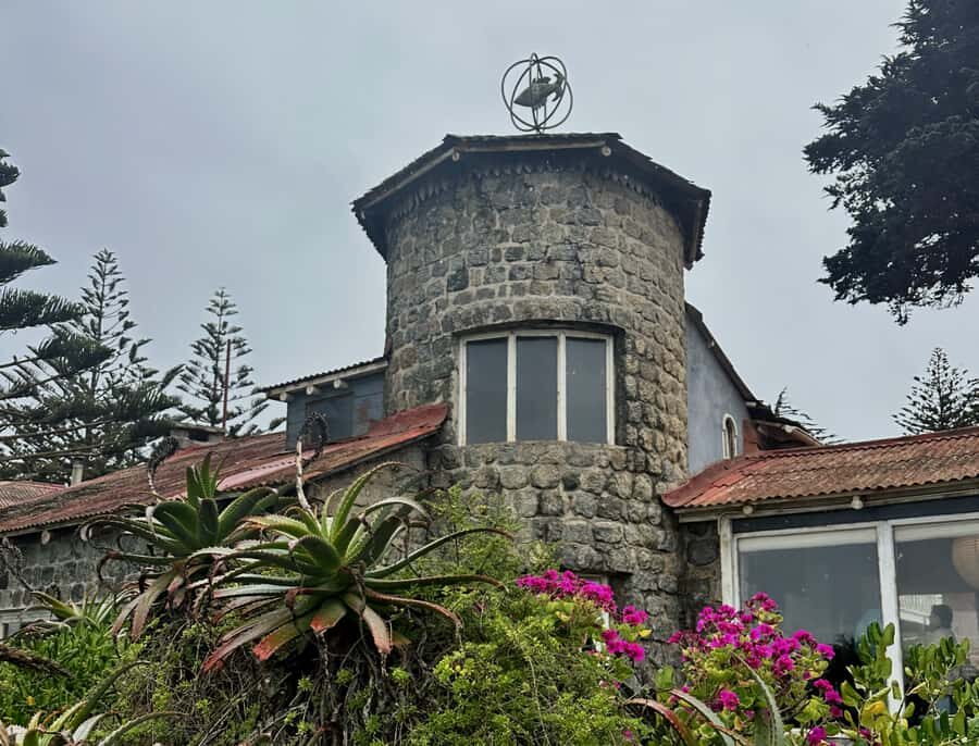 Santiago: Tour to Isla Negra, Algarrobo and Undurraga Wines - Guides and Safety: Why the Two-Person Setup Matters