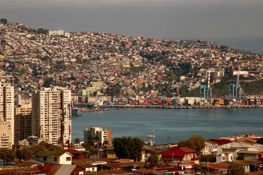 Santiago: Valparaiso, Viña del Mar, & Casablanca Valley Tour - Lunch Stop: Plan for an Hour and Choose Smart