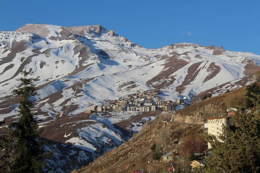 Sunset over the Andes Mountains - La Cornisa Lodge: aperitif, sightseeing, and the best timing for evening views