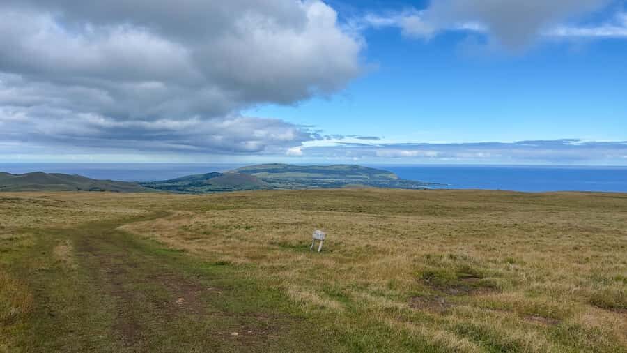Terevaka Horse Excursion: The highest point and 360° view. - FAQ