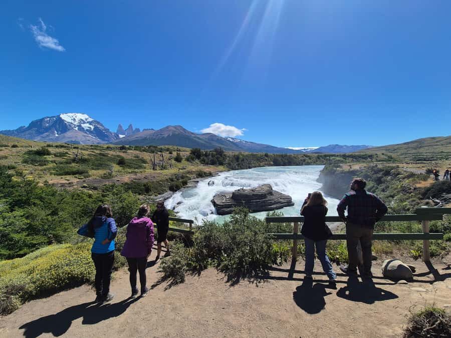 Torres del Paine: Full Day Excursion Torres del Paine + Milodon Cave. - Entering the park via Laguna Amarga gate