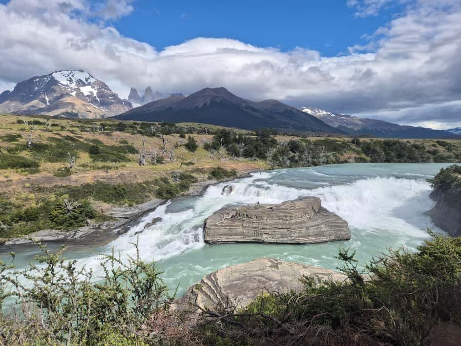 Torres del Paine: Full Day Excursion Torres del Paine + Milodon Cave. - Grey Lake sector: a 1-hour window for ice floes