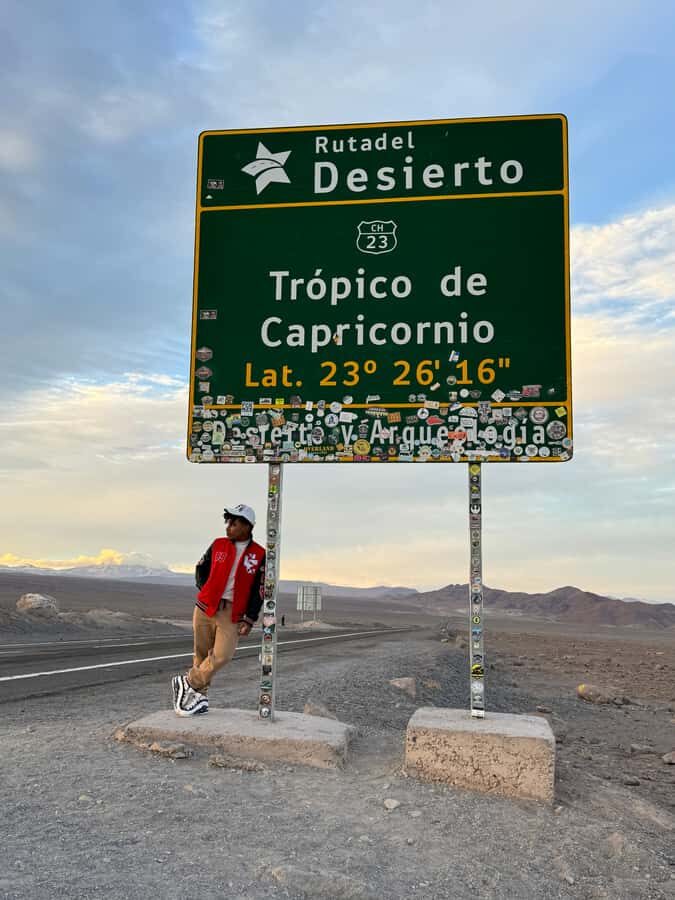Triple tour: Red stones, highland lagoons and Chaxa Lagoon - Miscanti Lagoon and Miñiques Lagoon: Blue Water Under Volcano Country