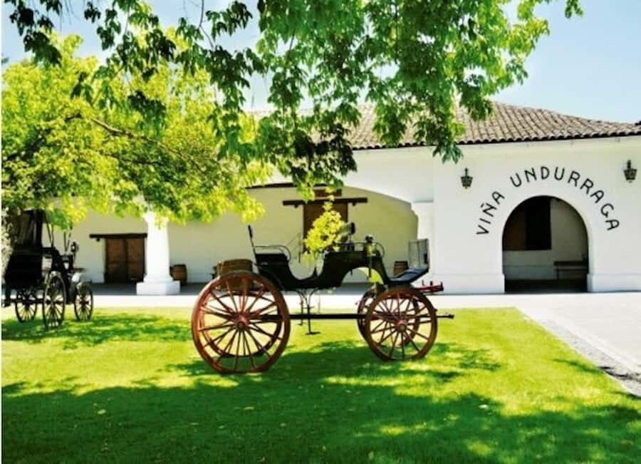 Undurraga + Isla Negra + San Afonso del Mar ----- Full day - Isla Negra and Pablo Neruda’s museum: guided time where the story is the attraction