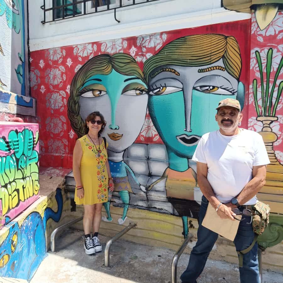 Valparaíso: city tour and ticket to the house of Pablo Neruda - Small-group feel: why the guide makes the day better