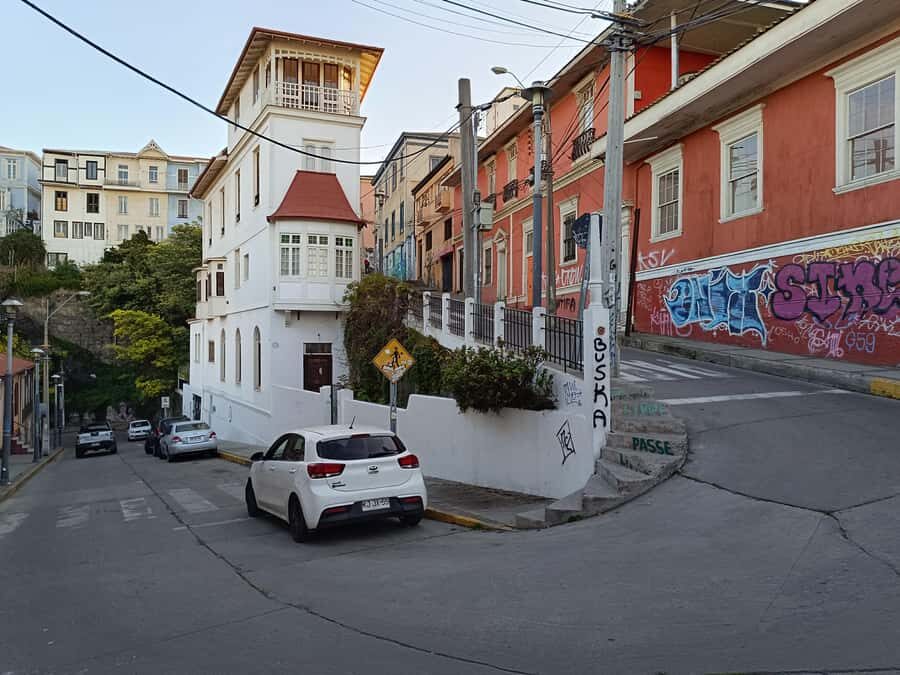 Valparaíso: city tour and ticket to the house of Pablo Neruda - Who should book (and who should choose another plan)