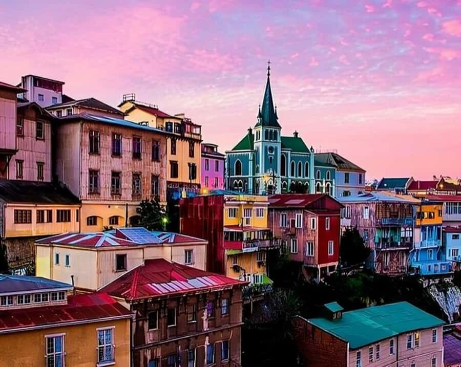 Valparaiso : Must-See Sites Walking Tour With A Guide - Armada de Chile, Ascensor El Peral, and the viewpoint strategy