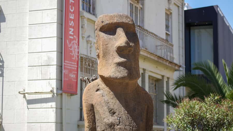 Valparaiso Port and Viña del Mar, Wine tasting in Casablanca - Viña del Mar’s Garden City feel, plus Easter Island heads