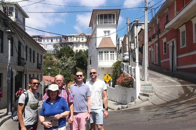 Valparaiso Port and Viña del Mar with wine tasting in Casablanca - Viña del Mar: The Moai Relic and the Seaside “Food + Fishing” Vibe