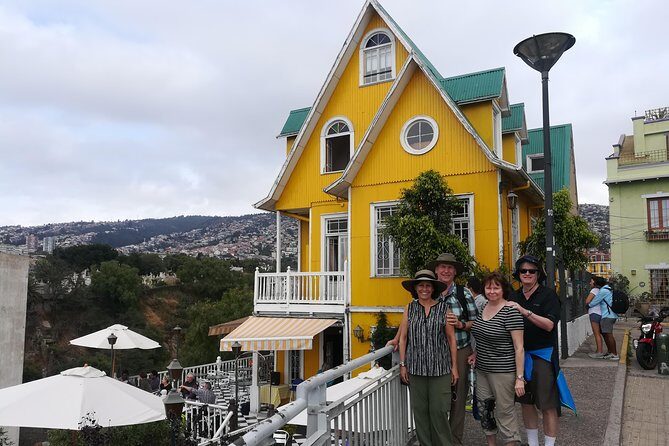Valparaiso Port and Viña del Mar with wine tasting in Casablanca - Valparaíso by Hills: Street Art, Viewpoints, and Port-City History
