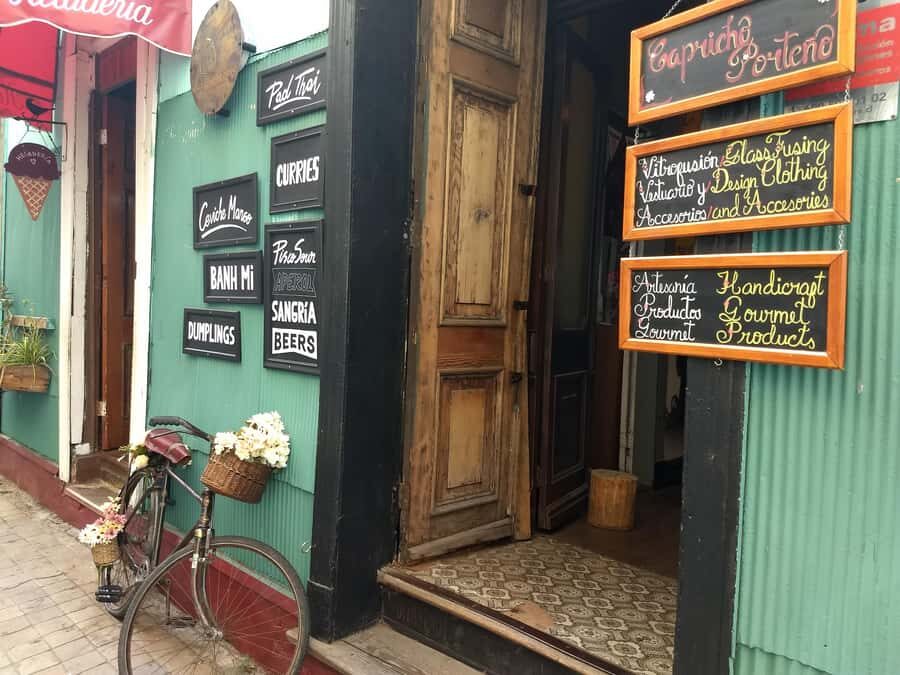 Valparaiso: Street Art, Funiculars and Port City Tour - Price and value for $41: what you’re really paying for in 2 hours