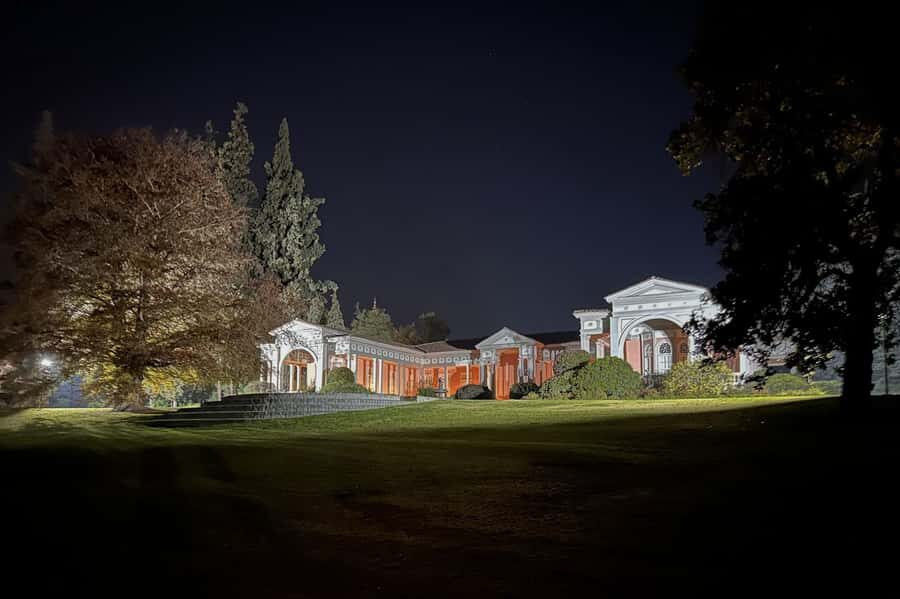 Viña Concha y Toro Nighttime: Dinner Show - The residence, gardens, and park stops (where the legend gets real)