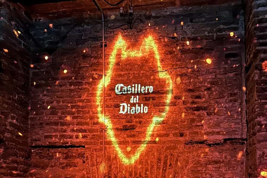 Viña Concha y Toro Nighttime: Dinner Show - Inside the Casillero del Diablo cellar: the rumor gets a setting